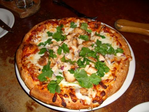 bbqchickenpizza.jpg bbqchickenpizza.jpg